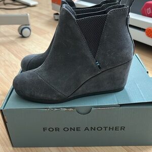 Women’s Toms Suede Booties